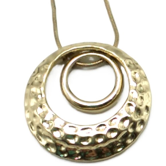 Kim Rogers Gold-tone Hammered & Smooth Pendant Necklace - Picture 4 of 15